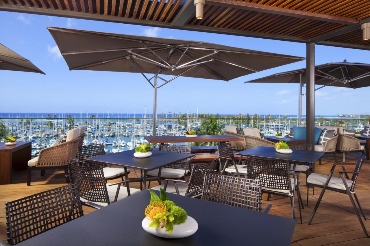 Oceanfront Club Floor - King at Prince Waikiki