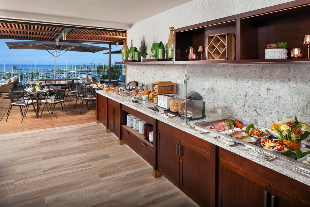 Oceanfront Club Floor - King at Prince Waikiki