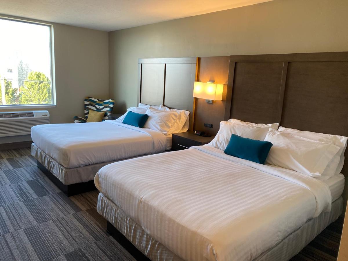 Double Queen at Simple Suites Boise Airport
