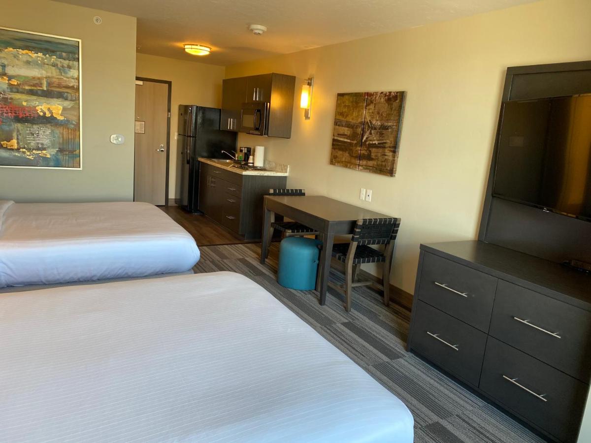 Double Queen at Simple Suites Boise Airport