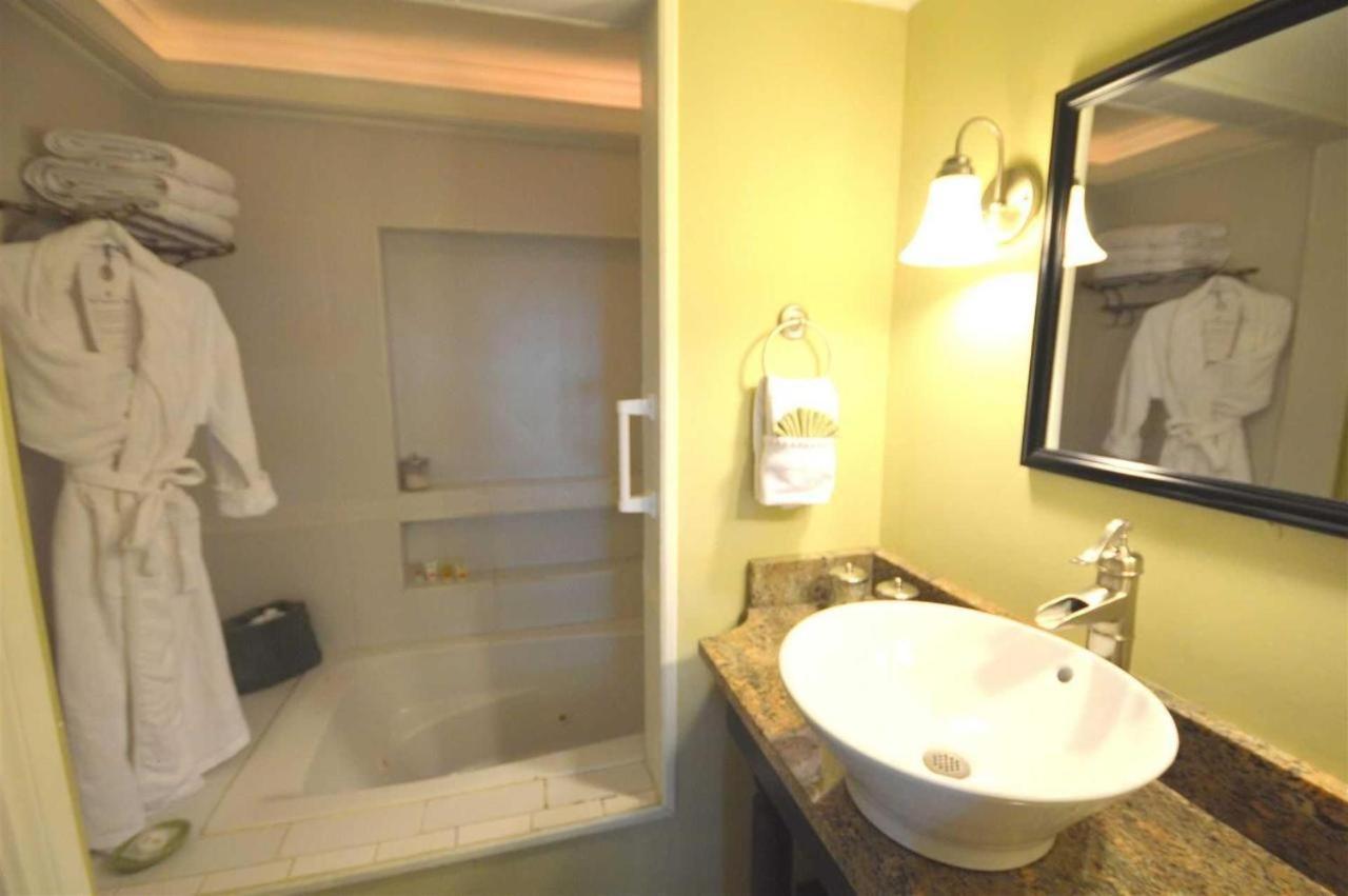 | The Kenwood Inn