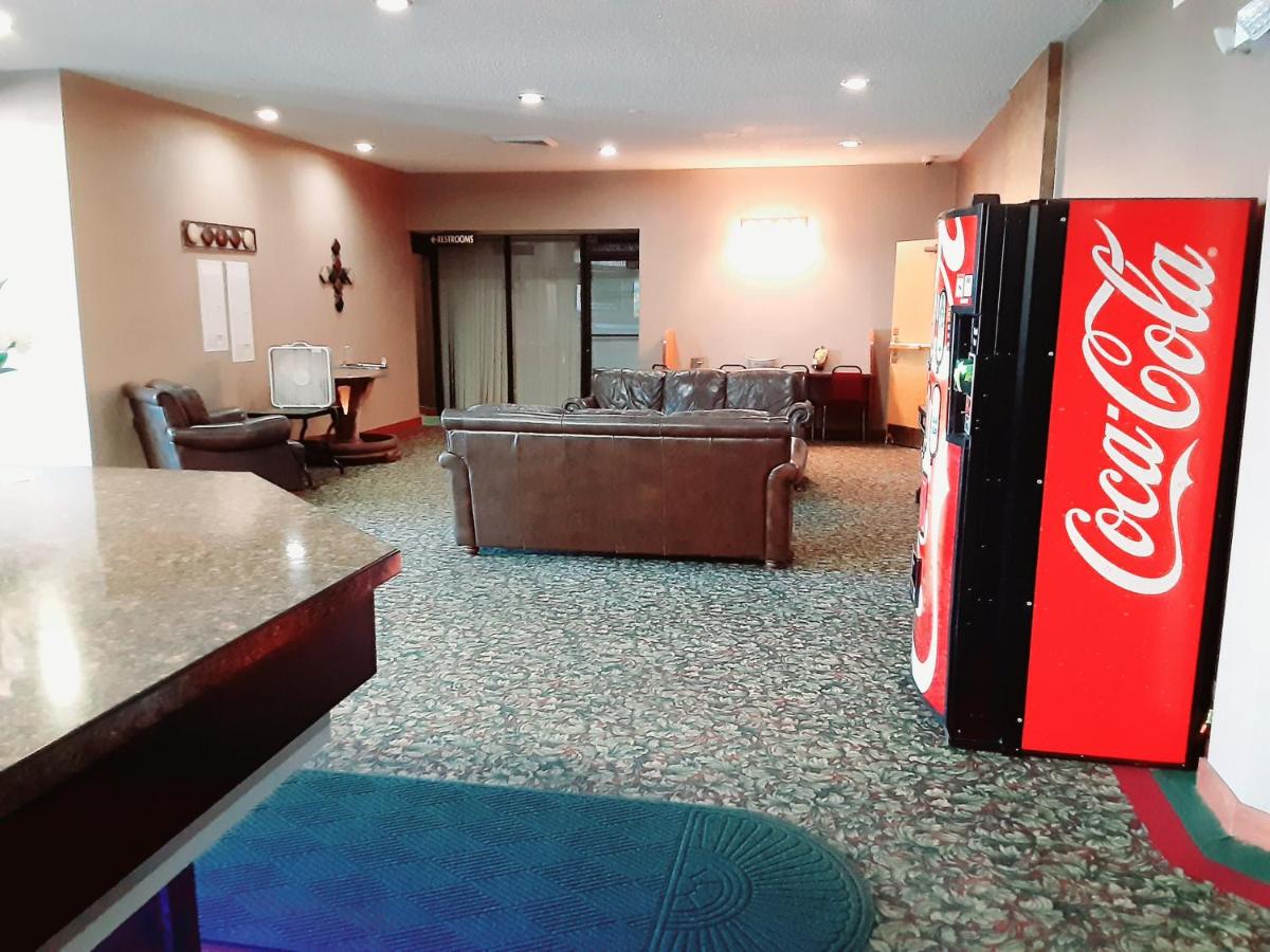 | Vegas Minot Hotel