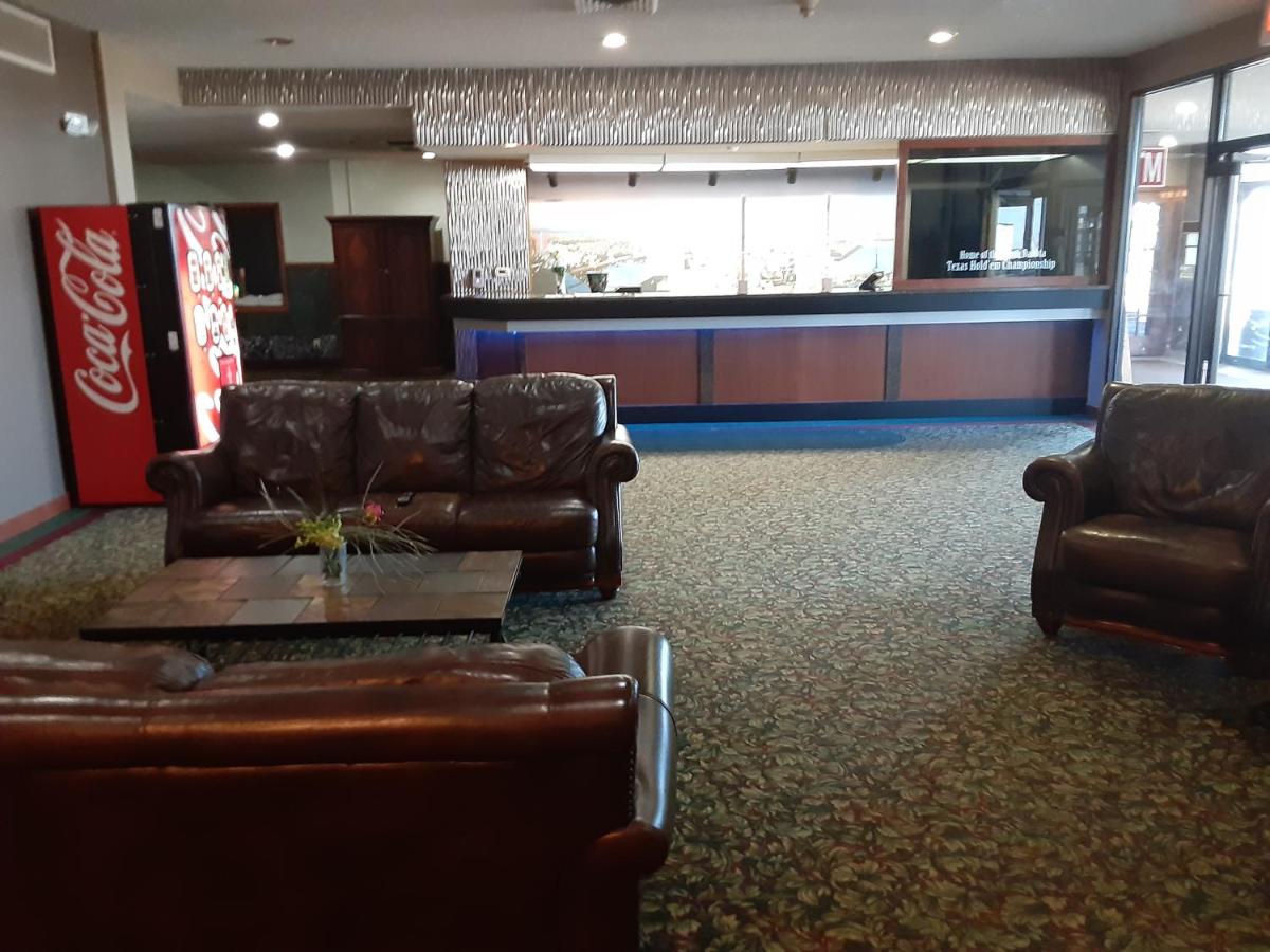 | Vegas Minot Hotel