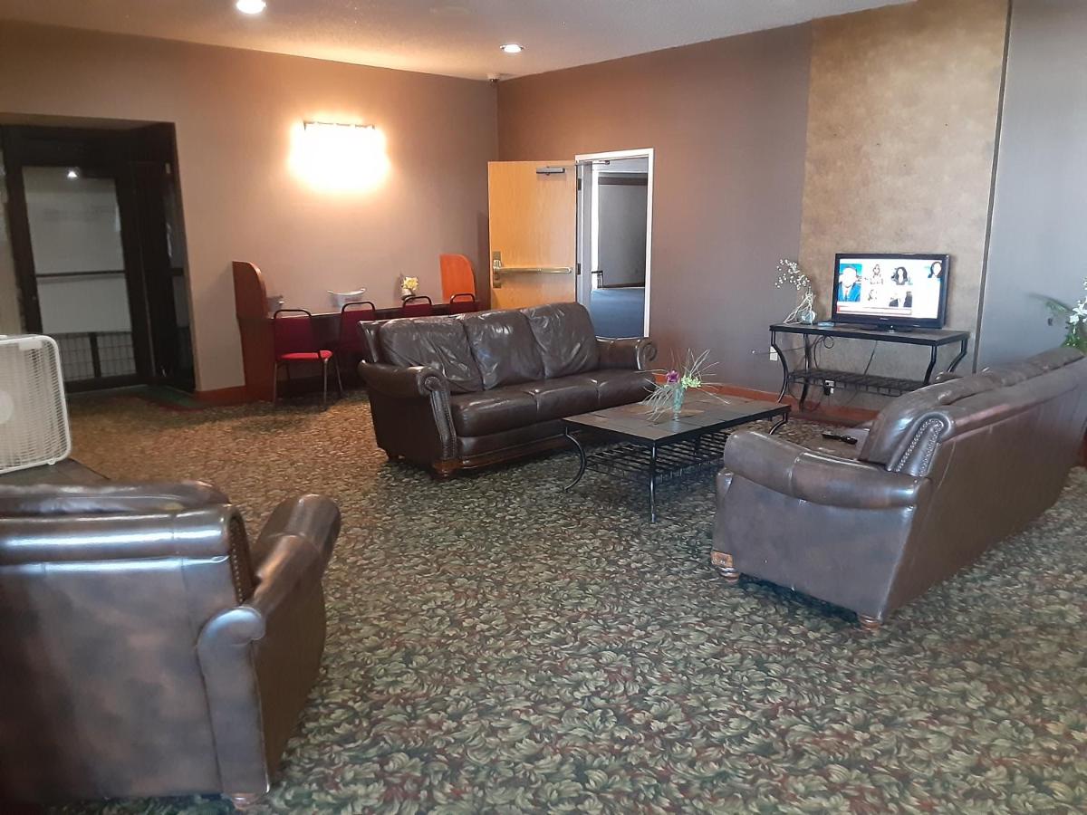 | Vegas Minot Hotel