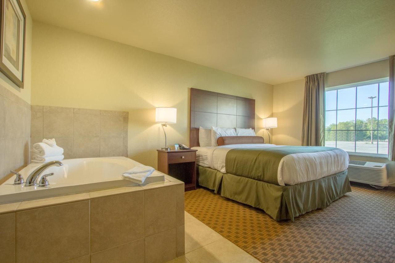 | Cobblestone Inn & Suites - Corry