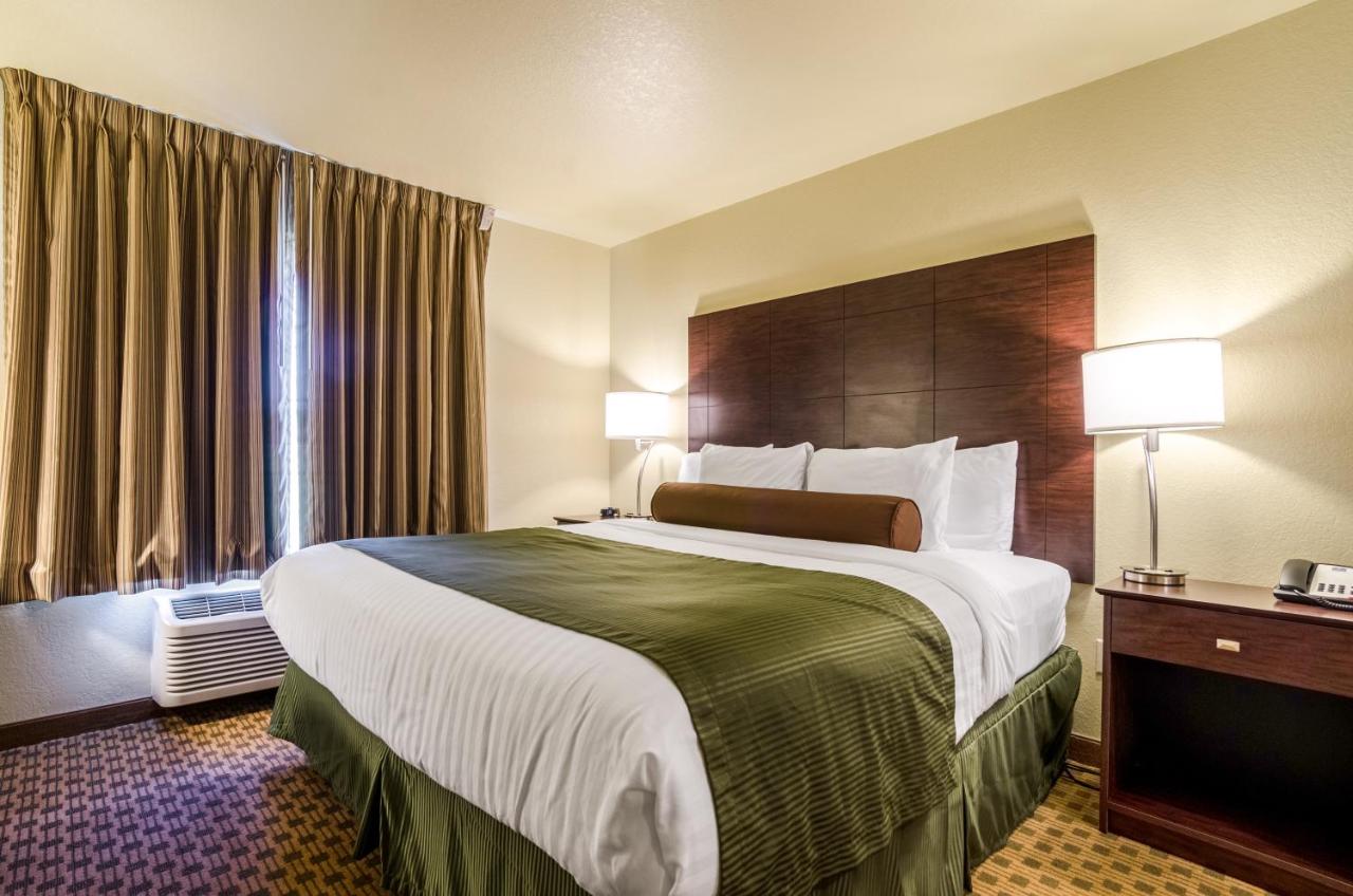 Double Room at Cobblestone Inn & Suites - Cambridge