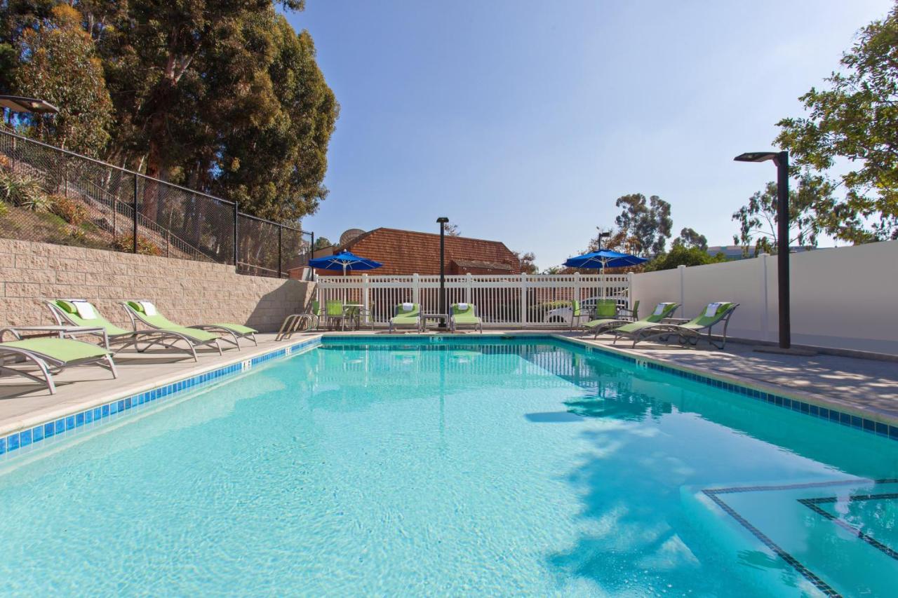 | Holiday Inn Express Mira Mesa San Diego, an IHG Hotel