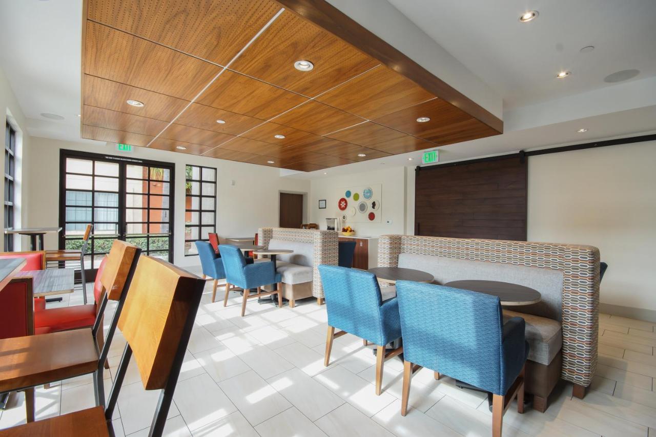| Holiday Inn Express Mira Mesa San Diego, an IHG Hotel
