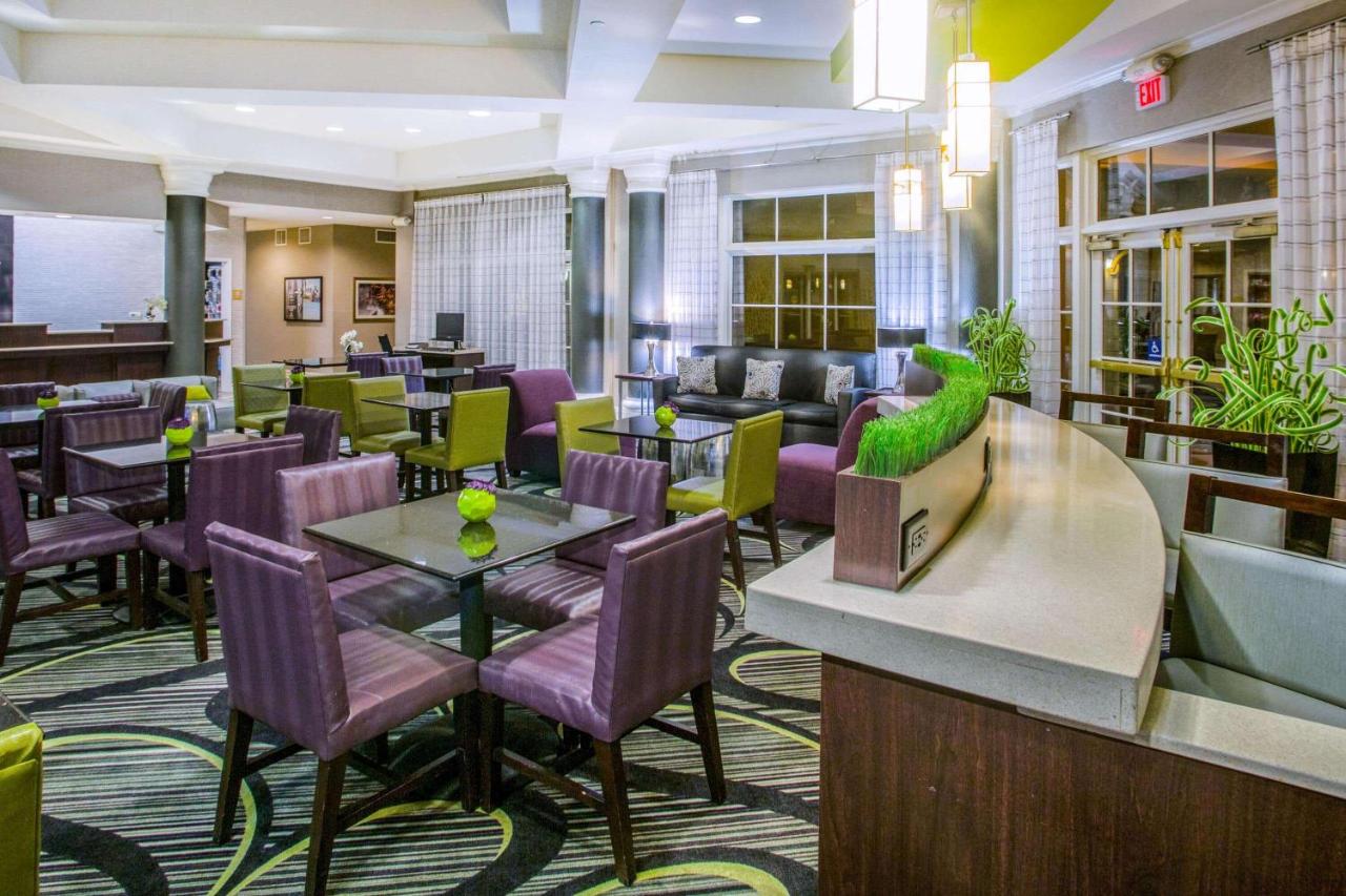 | La Quinta by Wyndham St. Louis Westport