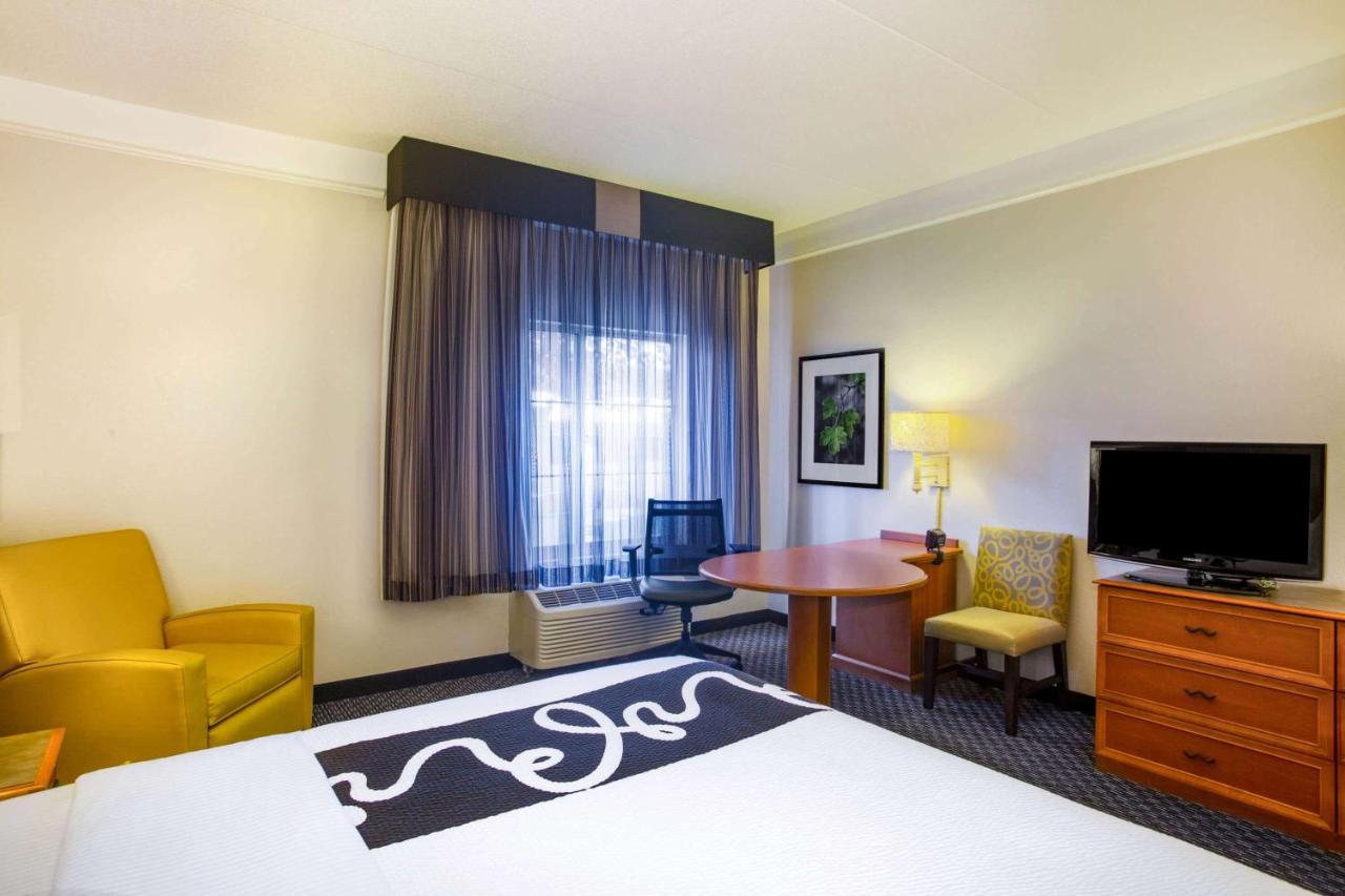 | La Quinta by Wyndham St. Louis Westport