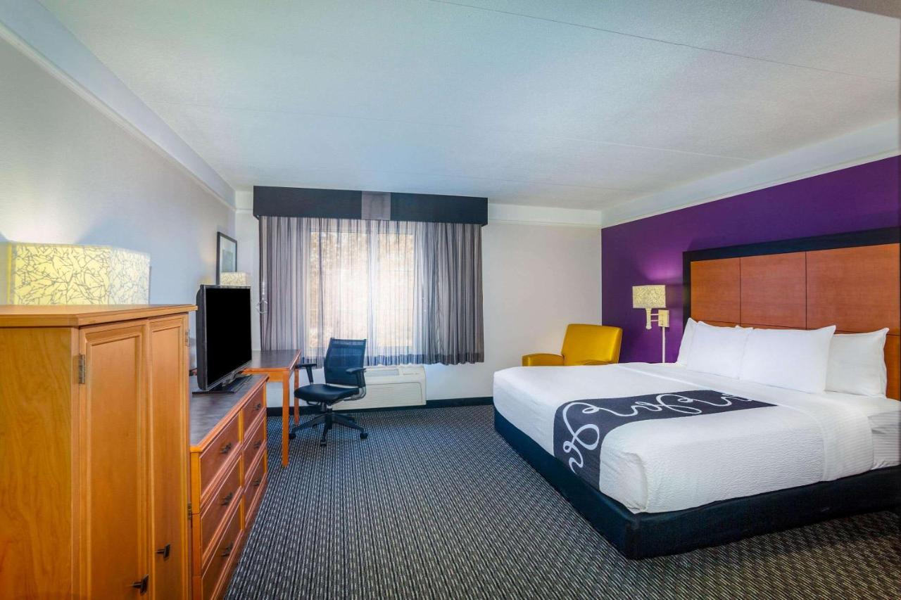 | La Quinta by Wyndham St. Louis Westport