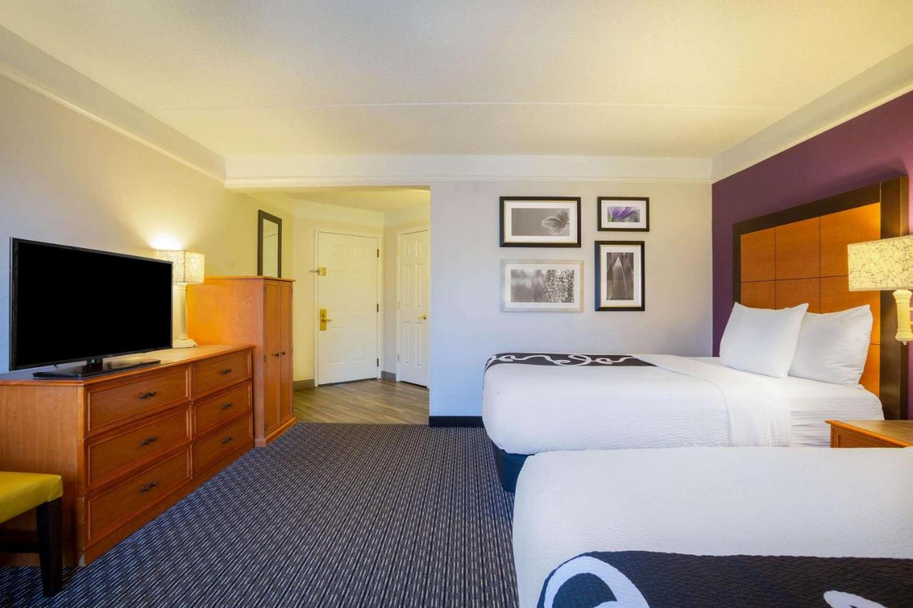 | La Quinta by Wyndham St. Louis Westport