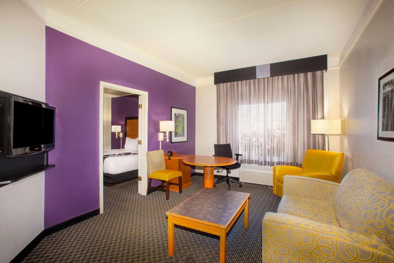 | La Quinta by Wyndham St. Louis Westport