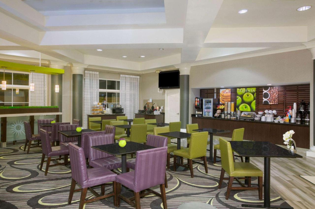 | La Quinta by Wyndham St. Louis Westport