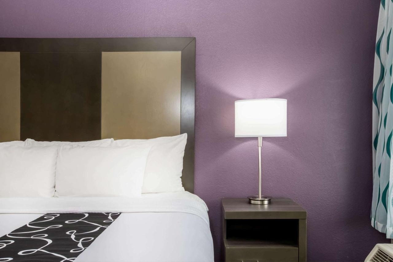 Deluxe King Room at La Quinta Inn by Wyndham Davenport & Conference Center