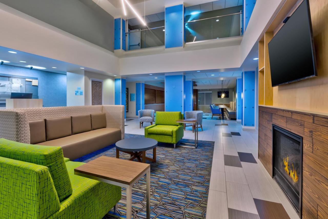  | Holiday Inn Express & Suites - Effingham, an IHG Hotel