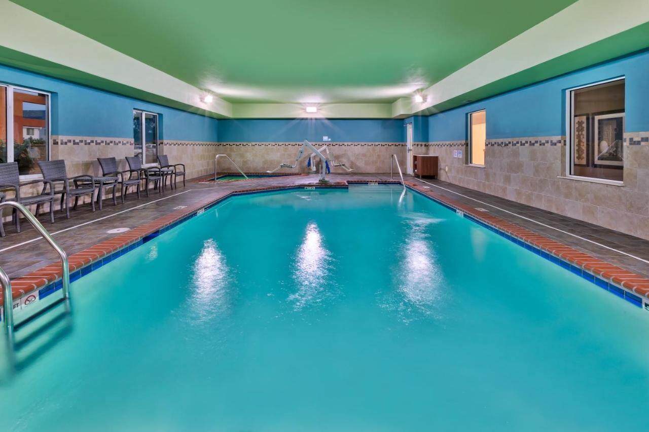  | Holiday Inn Express & Suites - Effingham, an IHG Hotel