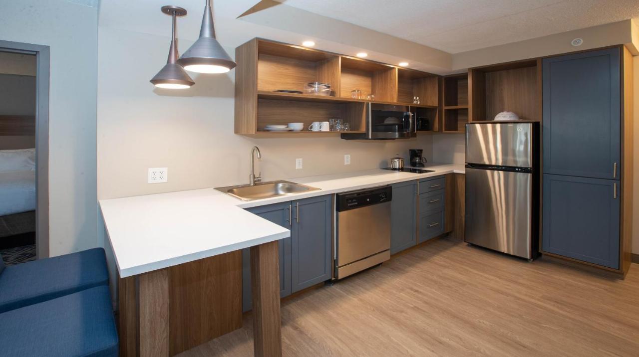One-Bedroom King Suite - Non-Smoking at Candlewood Suites Cleveland South - Independence by IHG