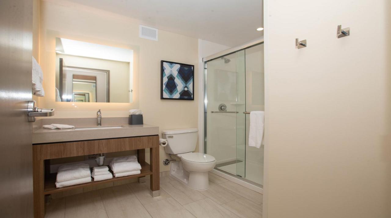 One-Bedroom King Suite - Non-Smoking at Candlewood Suites Cleveland South - Independence by IHG