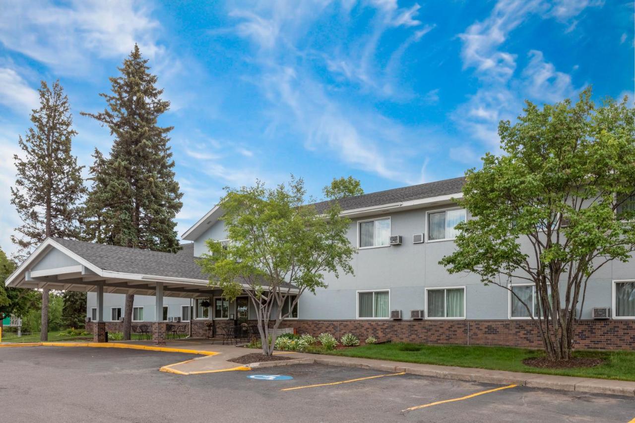| Super 8 by Wyndham Duluth