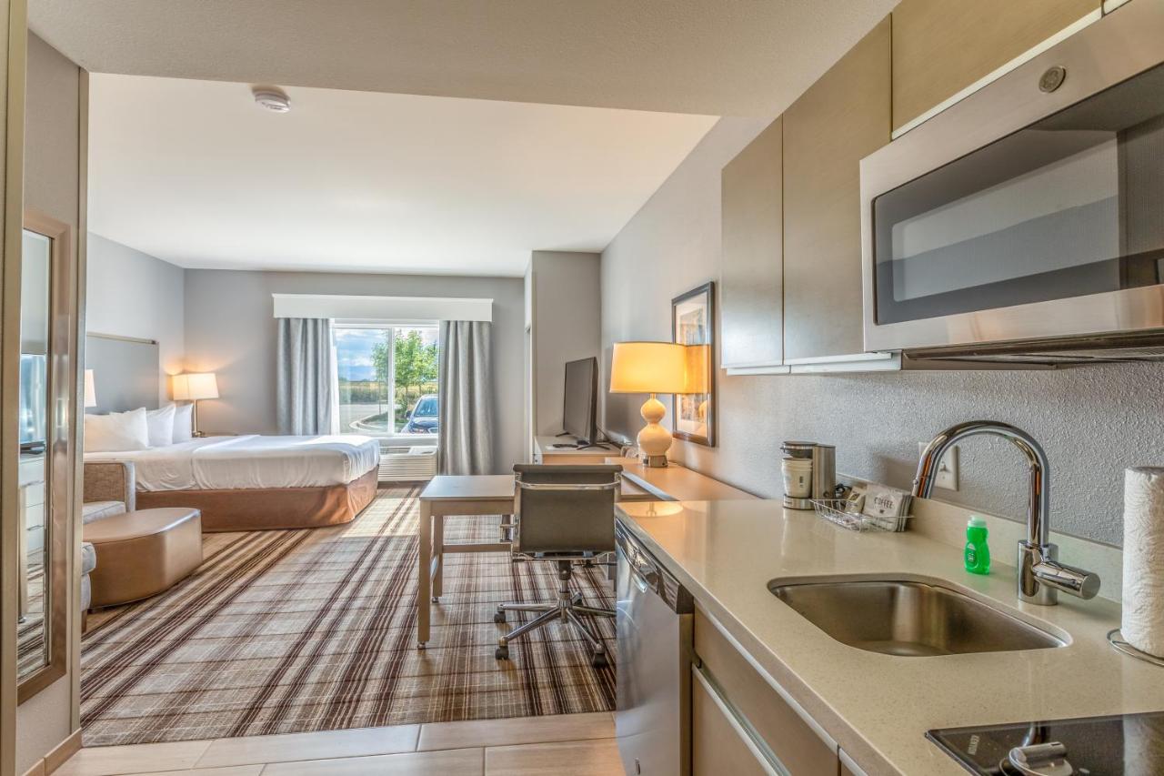Queen Studio Suite - Non-Smoking at Hawthorn Extended Stay by Wyndham Loveland