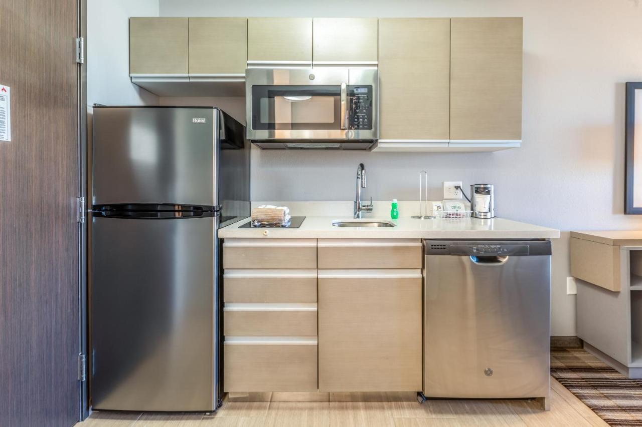 Queen Studio Suite - Non-Smoking at Hawthorn Extended Stay by Wyndham Loveland