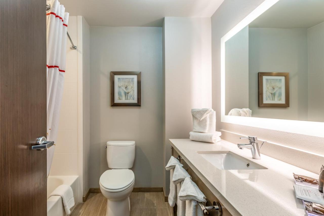 Queen Studio Suite - Non-Smoking at Hawthorn Extended Stay by Wyndham Loveland