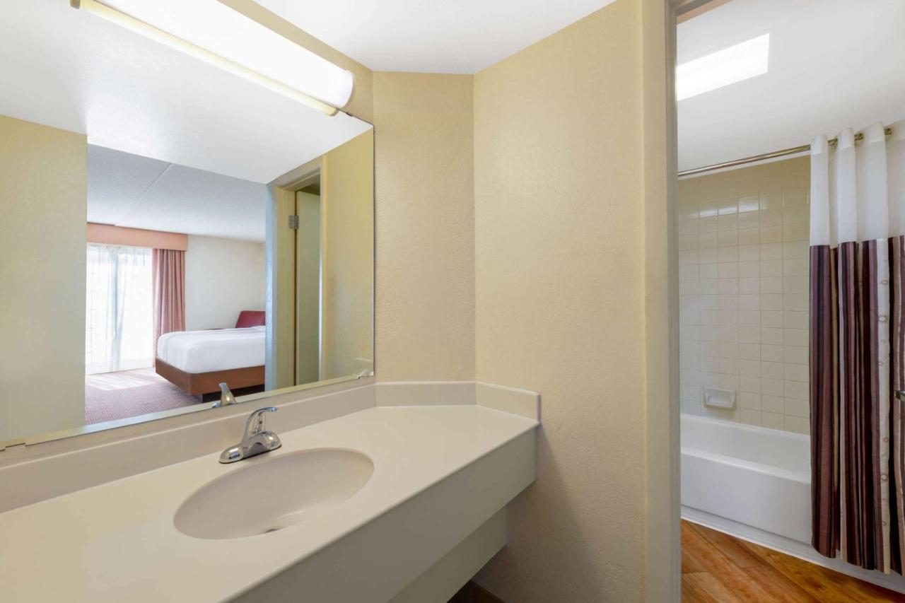 Executive King Room at La Quinta East Deerfield Beach - Boca Raton