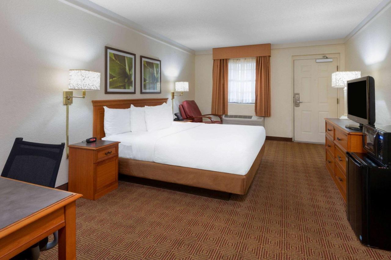 Deluxe King Room at La Quinta East Deerfield Beach - Boca Raton