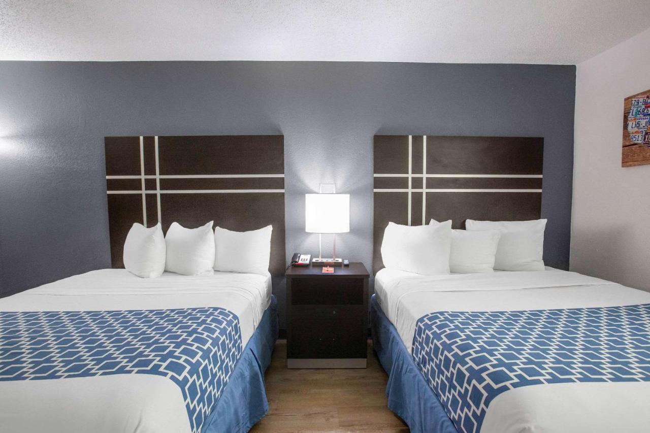 Queen Room with Two Queen Beds - Non-Smoking at Econo Lodge Lithonia - Atlanta East