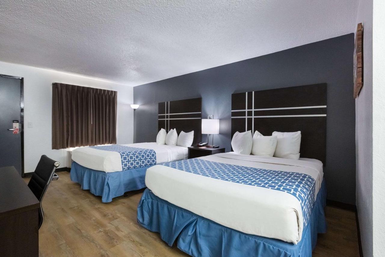 Queen Room with Two Queen Beds - Non-Smoking at Econo Lodge Lithonia - Atlanta East