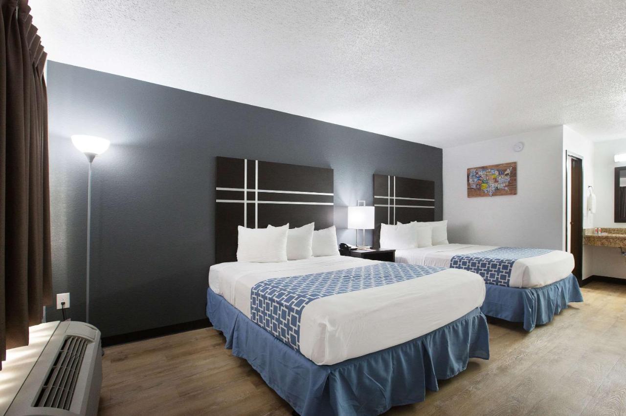 Queen Room with Two Queen Beds - Non-Smoking at Econo Lodge Lithonia - Atlanta East