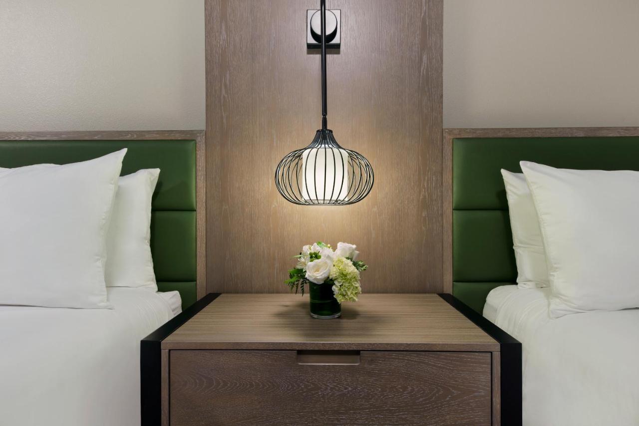 | Oxford Suites Paso Robles