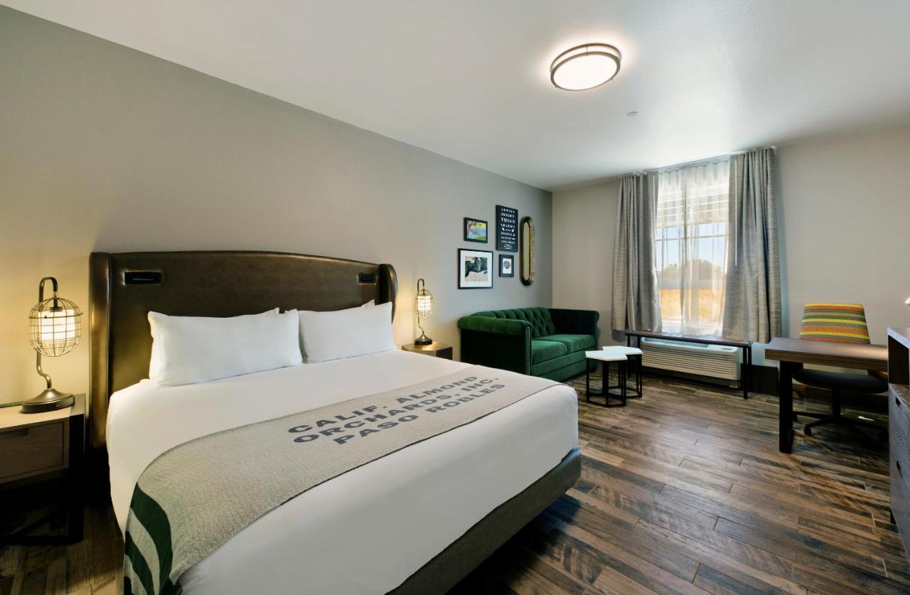  | Oxford Suites Paso Robles