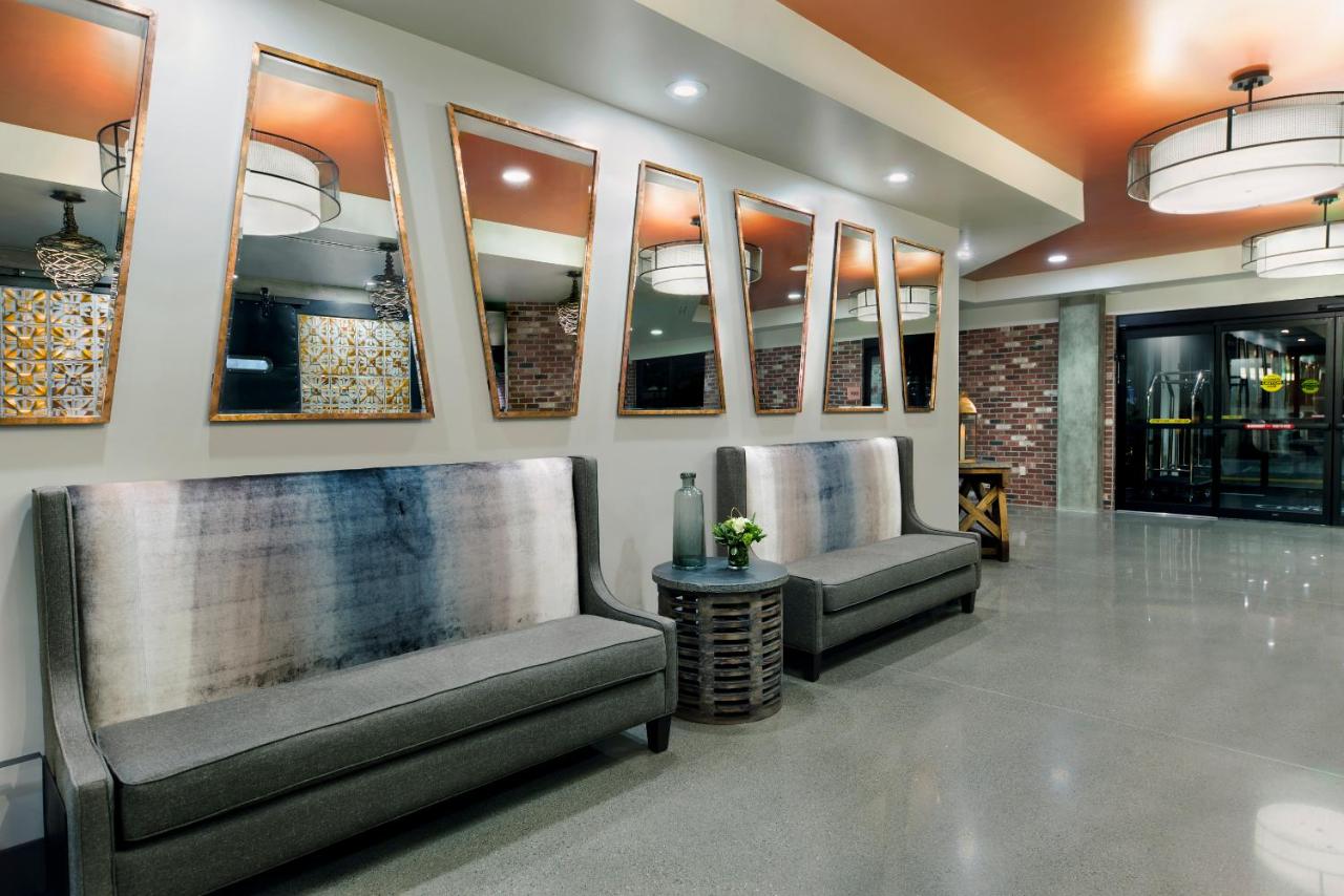 | Oxford Suites Paso Robles