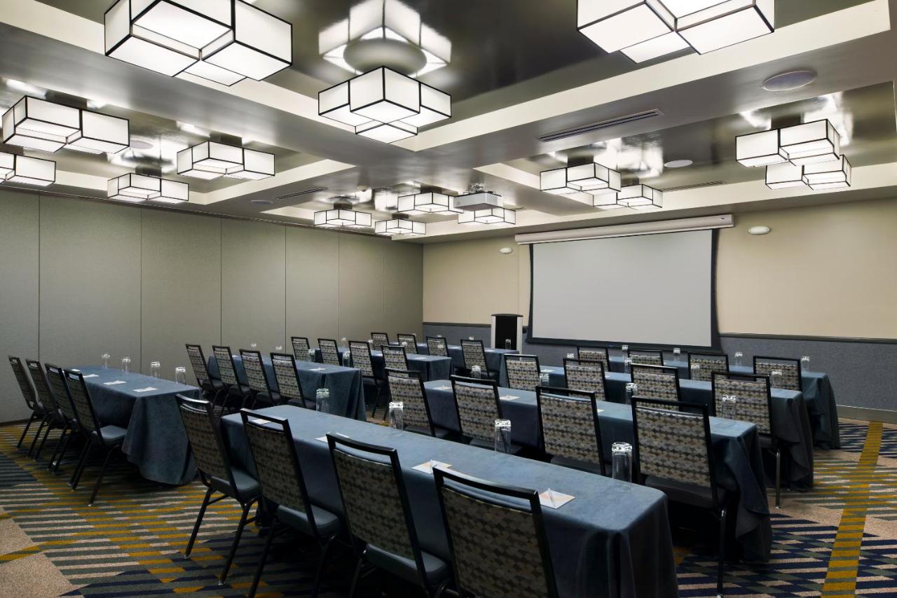 | Oxford Suites Paso Robles