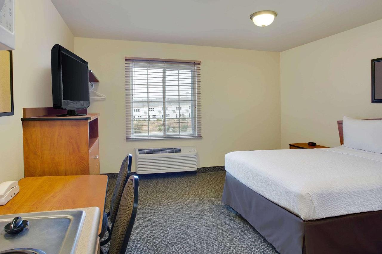 Queen Suite - Non-Smoking at WoodSpring Suites Raleigh Northeast Wake Forest