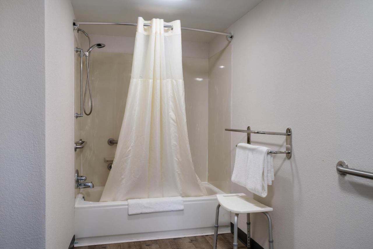 King Room - Accessible/Smoking at Quality Inn Greenville near University