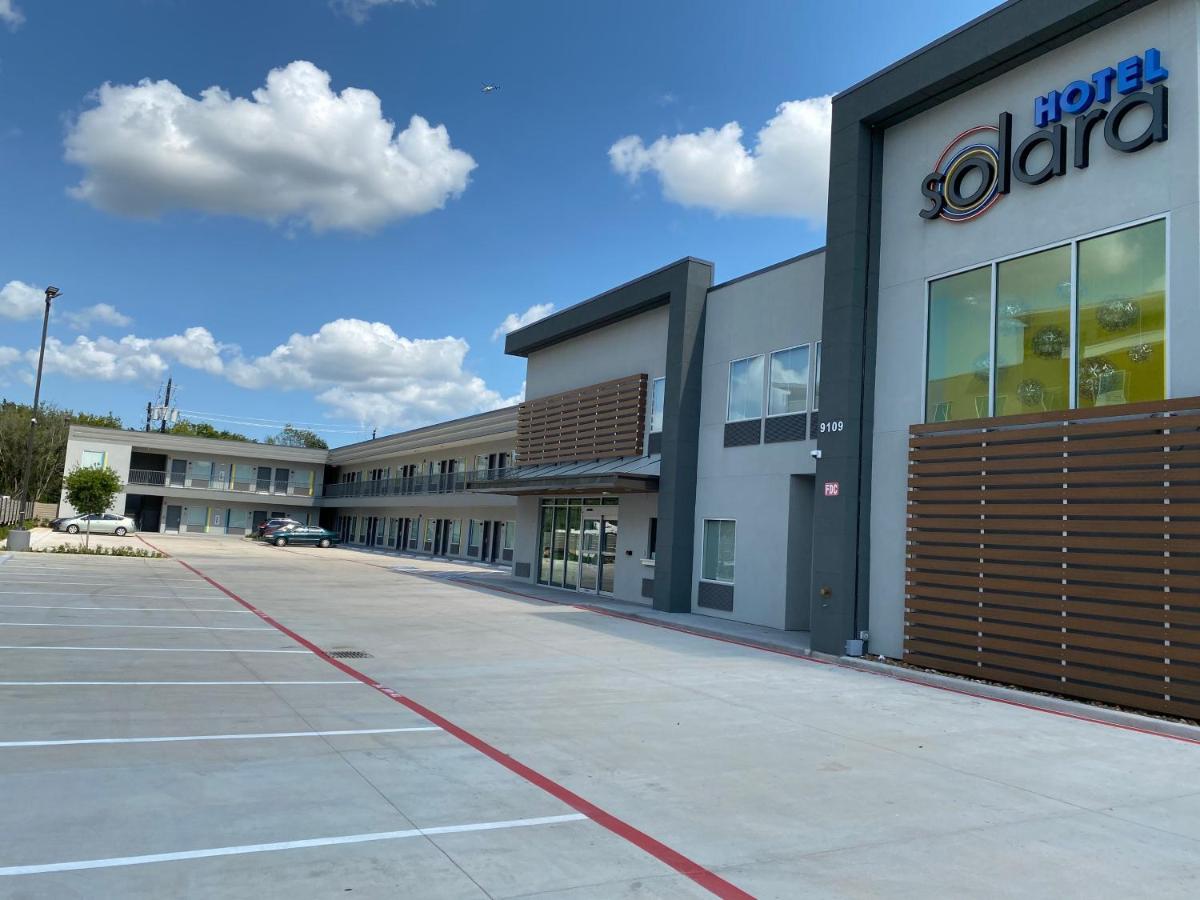 | Hotel Solara I-45 & Hobby Airport Houston