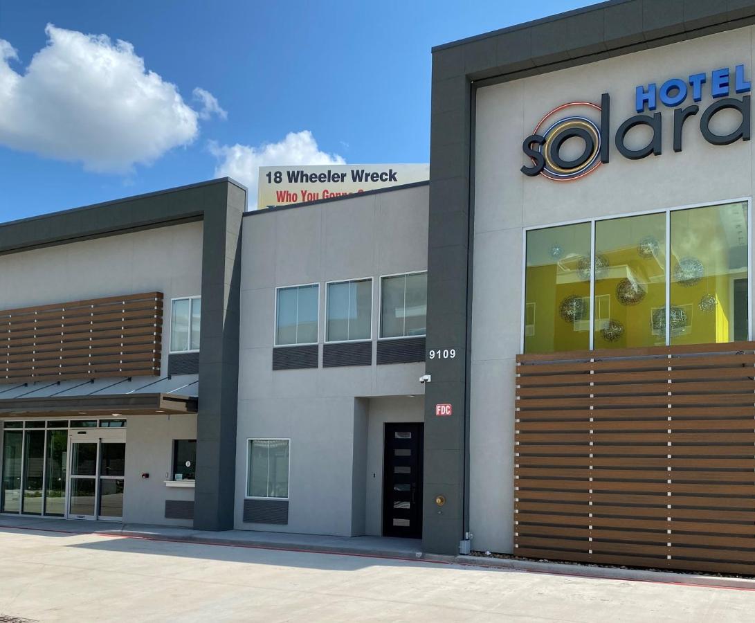 | Hotel Solara I-45 & Hobby Airport Houston