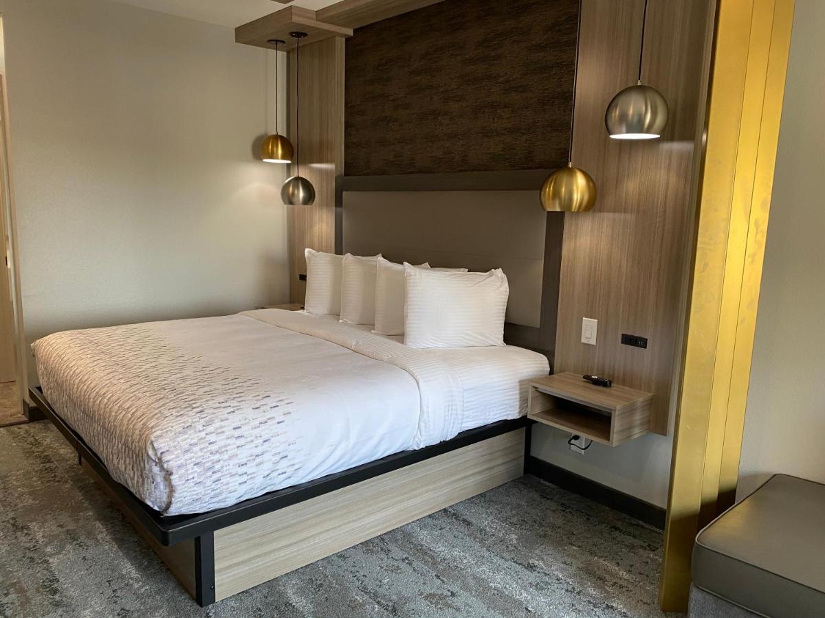 | Hotel Solara I-45 & Hobby Airport Houston