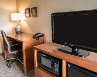 Room #24678816 at Comfort Inn Crystal Lake - Algonquin