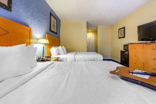 Room #32230028 at Inn at Lebanon - Hershey & Manheim area