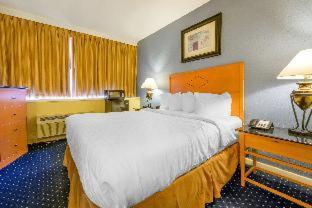 Room #32230029 at Inn at Lebanon - Hershey & Manheim area