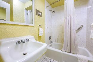 Room #32230029 at Inn at Lebanon - Hershey & Manheim area