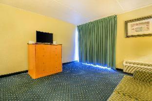 Room #32230029 at Inn at Lebanon - Hershey & Manheim area