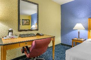 Room #32230029 at Inn at Lebanon - Hershey & Manheim area