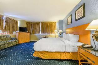 Room #32230030 at Inn at Lebanon - Hershey & Manheim area