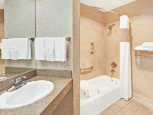 Room #23623157 at Hotel Aluxor SFO