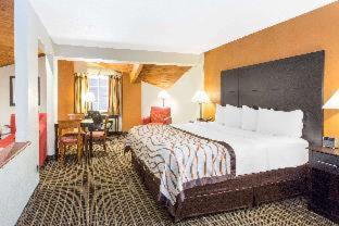 Room #43527412 at Baymont by Wyndham Muskegon